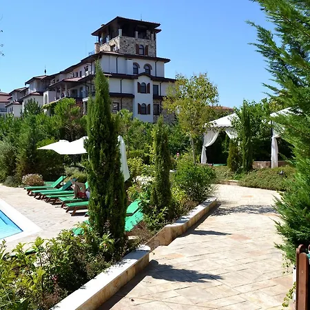 Apartcomplex Esteban شقة فندقية *