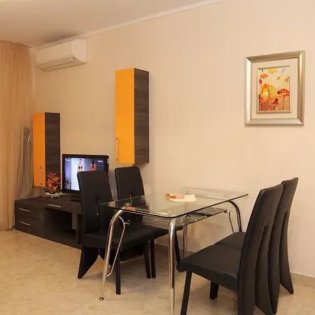 Apartcomplex Esteban شقة فندقية